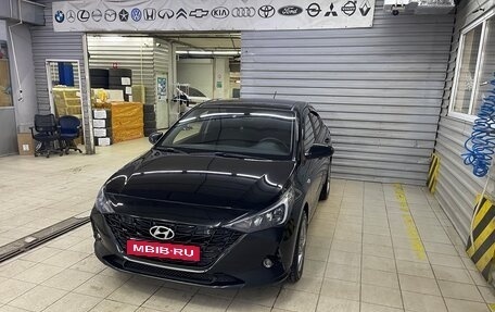 Hyundai Solaris II рестайлинг, 2022 год, 1 850 000 рублей, 1 фотография