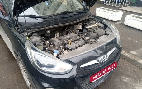 Hyundai Solaris II рестайлинг, 2012 год, 890 000 рублей, 3 фотография