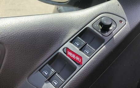 Volkswagen Tiguan I, 2010 год, 810 000 рублей, 13 фотография