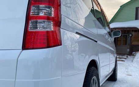 Nissan Serena II, 2002 год, 685 000 рублей, 2 фотография