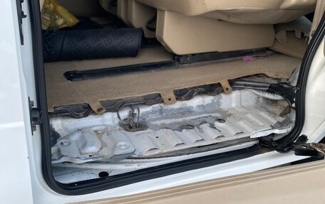 Nissan Serena II, 2002 год, 685 000 рублей, 13 фотография