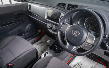 Toyota Vitz, 2013 год, 1 099 000 рублей, 9 фотография