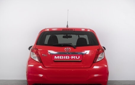 Toyota Vitz, 2013 год, 1 099 000 рублей, 5 фотография