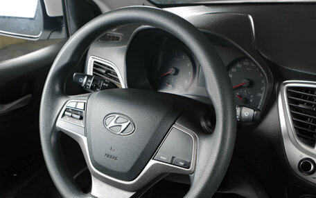 Hyundai Solaris II рестайлинг, 2019 год, 1 379 000 рублей, 11 фотография