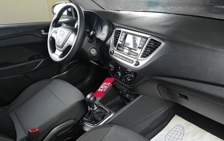 Hyundai Solaris II рестайлинг, 2019 год, 1 379 000 рублей, 10 фотография