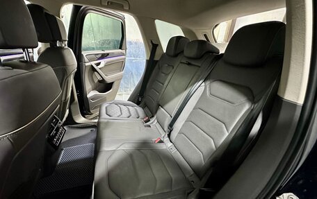 Volkswagen Touareg III, 2019 год, 5 600 000 рублей, 10 фотография