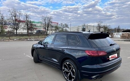 Volkswagen Touareg III, 2019 год, 5 600 000 рублей, 2 фотография