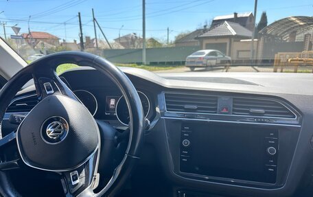 Volkswagen Tiguan II, 2019 год, 2 800 000 рублей, 8 фотография