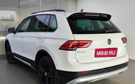 Volkswagen Tiguan II, 2018 год, 3 099 000 рублей, 5 фотография