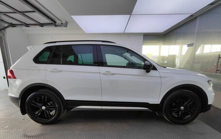 Volkswagen Tiguan II, 2018 год, 3 099 000 рублей, 17 фотография