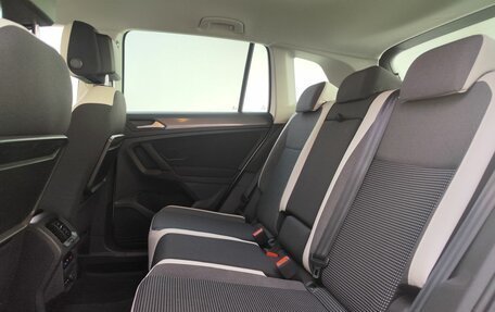 Volkswagen Tiguan II, 2018 год, 3 099 000 рублей, 20 фотография