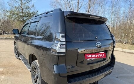 Toyota Land Cruiser Prado 150 рестайлинг 2, 2021 год, 6 000 000 рублей, 6 фотография