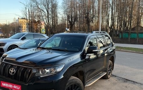 Toyota Land Cruiser Prado 150 рестайлинг 2, 2021 год, 6 000 000 рублей, 7 фотография