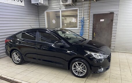 Hyundai Solaris II рестайлинг, 2022 год, 1 850 000 рублей, 2 фотография