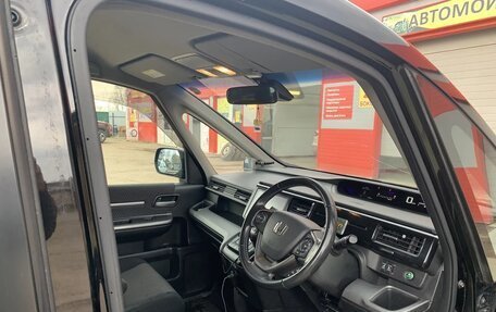 Honda Stepwgn IV, 2017 год, 1 800 000 рублей, 4 фотография
