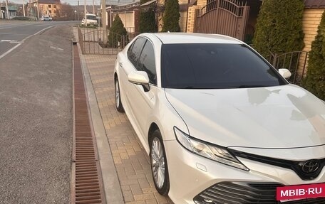 Toyota Camry, 2019 год, 3 100 000 рублей, 2 фотография