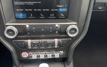 Ford Mustang VI рестайлинг, 2017 год, 2 600 000 рублей, 9 фотография