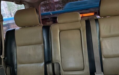 Toyota Land Cruiser 100 рестайлинг 2, 2006 год, 1 600 000 рублей, 10 фотография