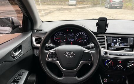 Hyundai Solaris II рестайлинг, 2021 год, 1 200 000 рублей, 8 фотография