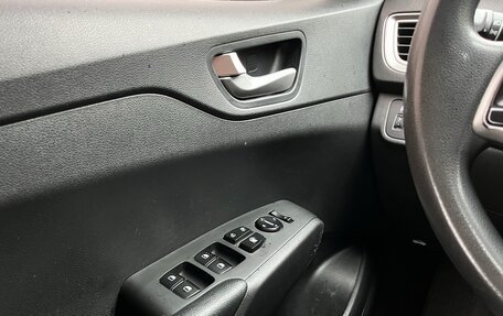 Hyundai Solaris II рестайлинг, 2021 год, 1 200 000 рублей, 15 фотография