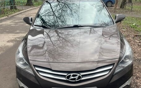 Hyundai Solaris II рестайлинг, 2015 год, 1 000 000 рублей, 1 фотография