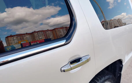 Cadillac Escalade III, 2011 год, 2 700 000 рублей, 3 фотография