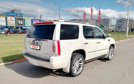 Cadillac Escalade III, 2011 год, 2 700 000 рублей, 19 фотография