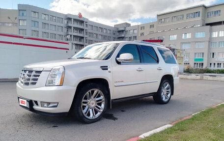 Cadillac Escalade III, 2011 год, 2 700 000 рублей, 8 фотография