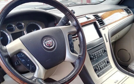 Cadillac Escalade III, 2011 год, 2 700 000 рублей, 12 фотография