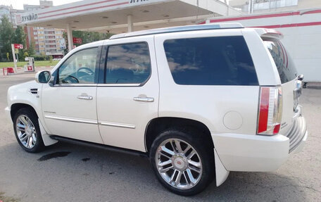 Cadillac Escalade III, 2011 год, 2 700 000 рублей, 18 фотография