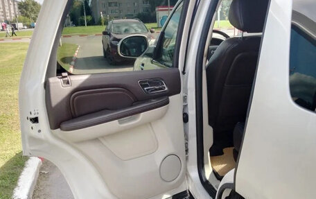 Cadillac Escalade III, 2011 год, 2 700 000 рублей, 20 фотография