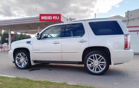 Cadillac Escalade III, 2011 год, 2 700 000 рублей, 11 фотография