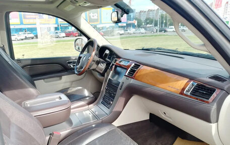 Cadillac Escalade III, 2011 год, 2 700 000 рублей, 22 фотография