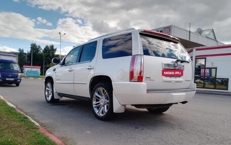 Cadillac Escalade III, 2011 год, 2 700 000 рублей, 16 фотография