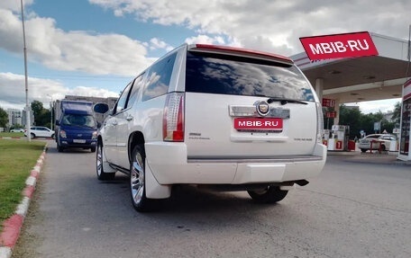 Cadillac Escalade III, 2011 год, 2 700 000 рублей, 15 фотография