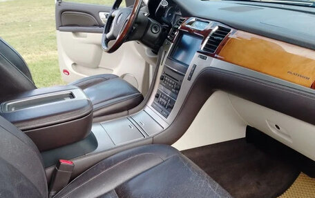 Cadillac Escalade III, 2011 год, 2 700 000 рублей, 29 фотография