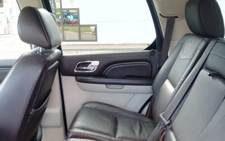 Cadillac Escalade III, 2011 год, 2 700 000 рублей, 30 фотография