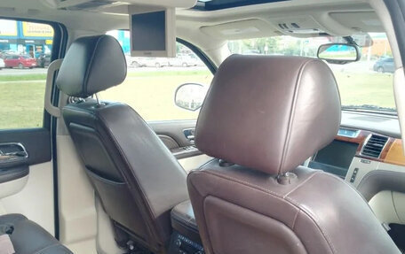 Cadillac Escalade III, 2011 год, 2 700 000 рублей, 26 фотография