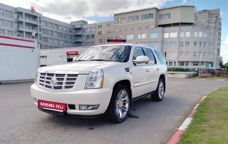Cadillac Escalade III, 2011 год, 2 700 000 рублей, 9 фотография
