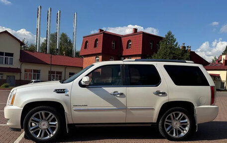 Cadillac Escalade III, 2011 год, 2 700 000 рублей, 38 фотография
