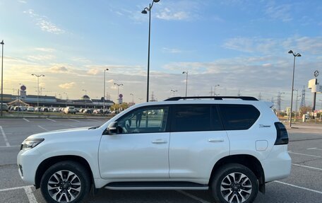 Toyota Land Cruiser Prado 150 рестайлинг 2, 2021 год, 8 590 000 рублей, 10 фотография