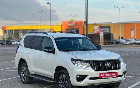 Toyota Land Cruiser Prado 150 рестайлинг 2, 2021 год, 8 590 000 рублей, 4 фотография