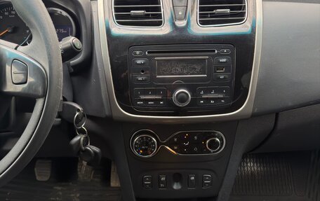 Renault Sandero II рестайлинг, 2014 год, 375 000 рублей, 33 фотография