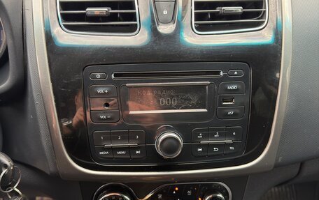 Renault Sandero II рестайлинг, 2014 год, 375 000 рублей, 37 фотография