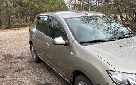 Renault Sandero II рестайлинг, 2016 год, 800 000 рублей, 2 фотография