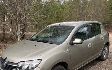Renault Sandero II рестайлинг, 2016 год, 800 000 рублей, 4 фотография