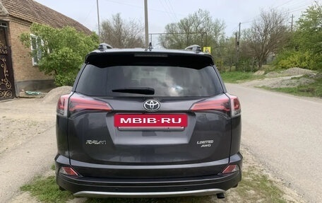 Toyota RAV4, 2017 год, 2 600 000 рублей, 3 фотография