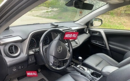 Toyota RAV4, 2017 год, 2 600 000 рублей, 4 фотография