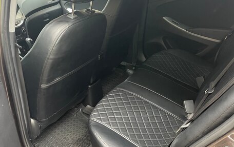 Hyundai Solaris II рестайлинг, 2015 год, 1 000 000 рублей, 7 фотография