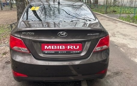 Hyundai Solaris II рестайлинг, 2015 год, 1 000 000 рублей, 3 фотография